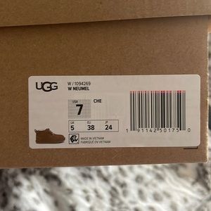 Brand new Ugg in size 7 never worn